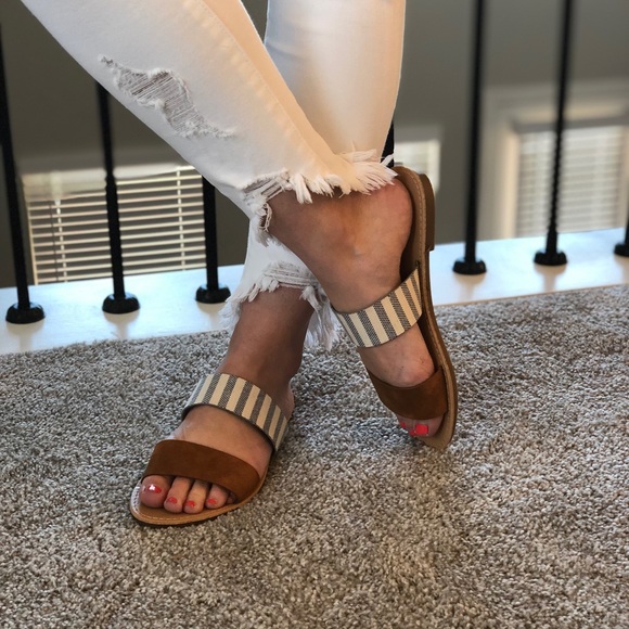 Stripe Sandals - Picture 2 of 2
